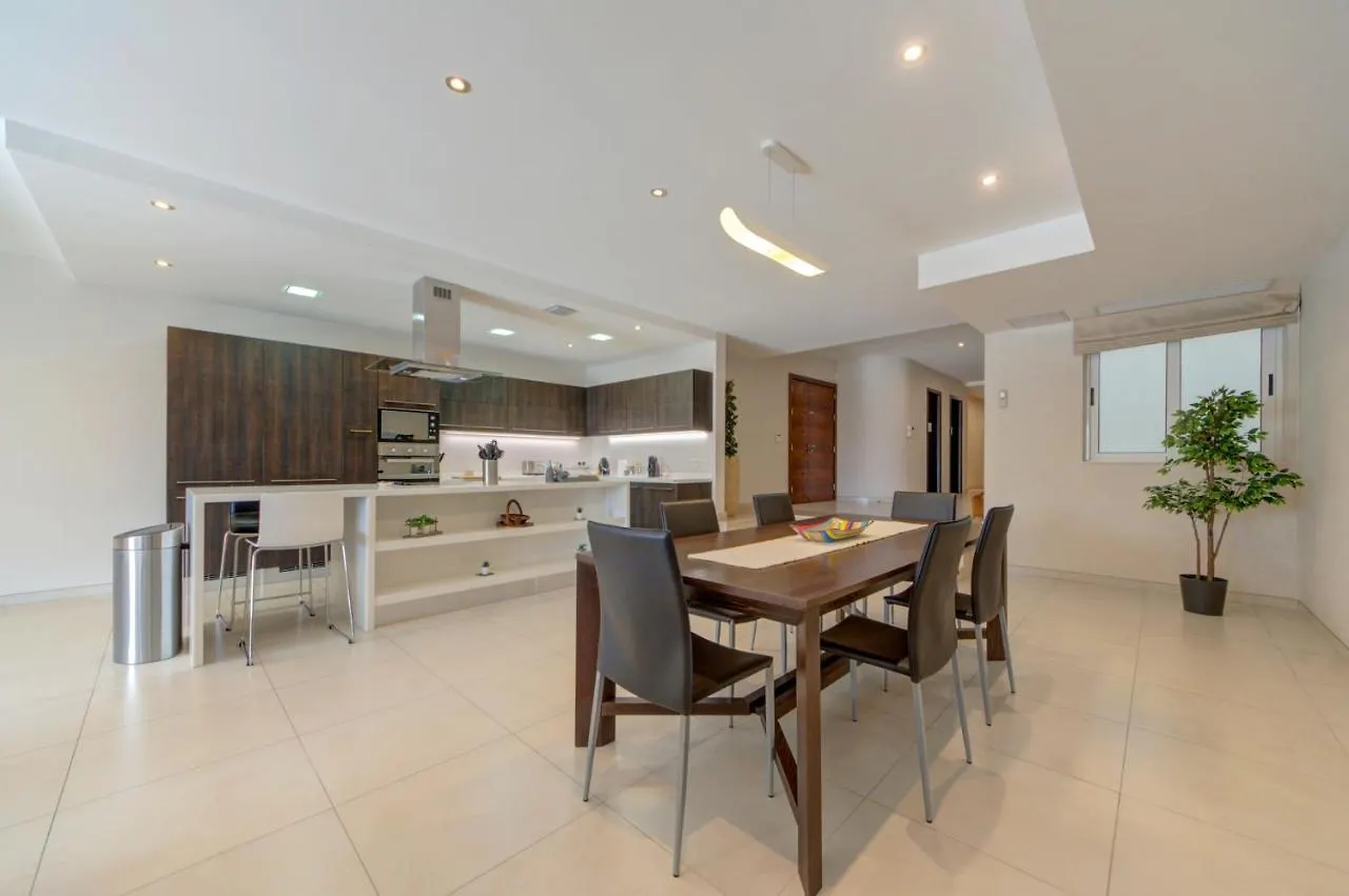 Blue Harbour, Marina View 2 Bedroom Apartment Ta Xbiex