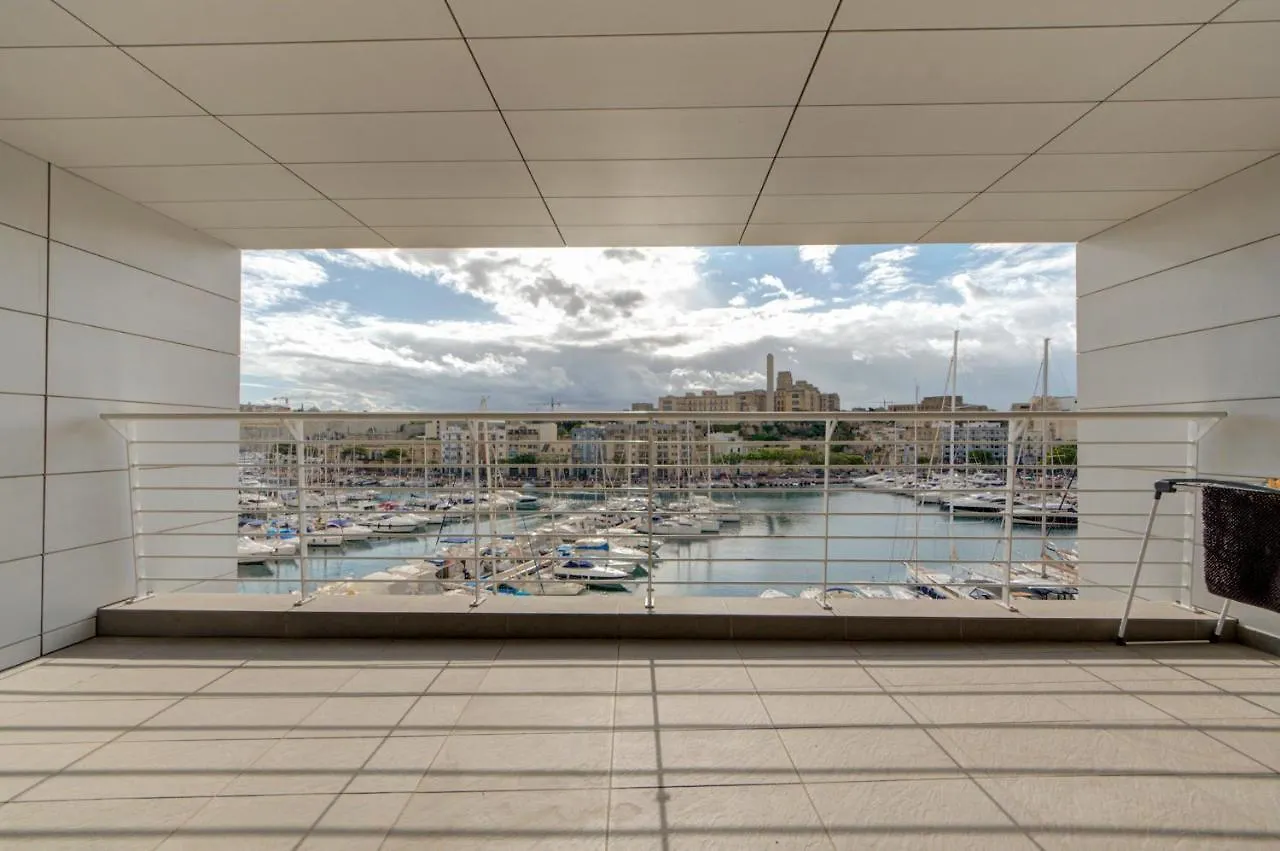 Blue Harbour, Marina View 2 Bedroom Apartment Ta Xbiex