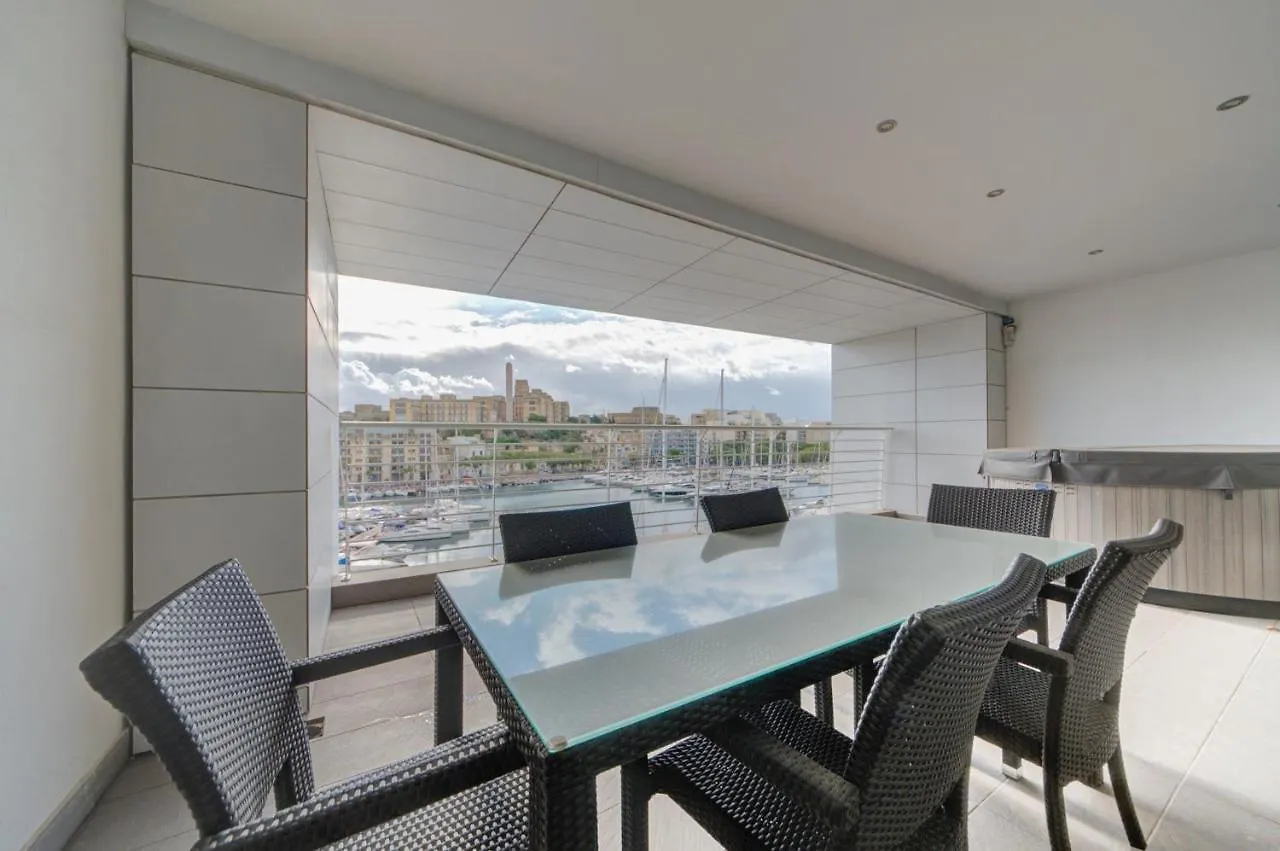 Blue Harbour, Marina View 2 Bedroom Apartment Ta Xbiex