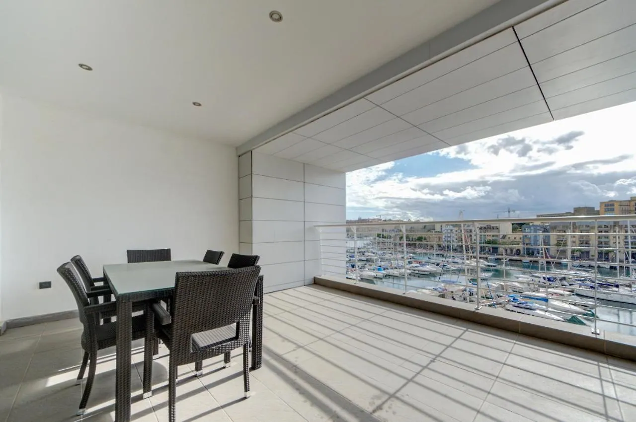 Blue Harbour, Marina View 2 Bedroom Apartment Ta Xbiex 0*,
